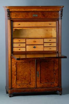 Standsekretär, um 1850, Nußbaumfurnier, Brezelfüllungen, Kopfschublade, Klappe, reiche Inneneinrichtung mit Geheimfach, Unterteil 2-türig, ...