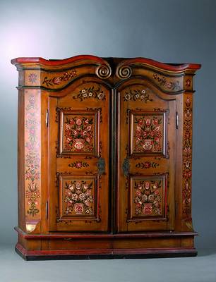 Bauernschrank, um 1820/30, Bemalung später, 2-türig, Kopf mit Volutenschnitzerei, Alterssch., alt belassen, ca. 184x176x52 cm