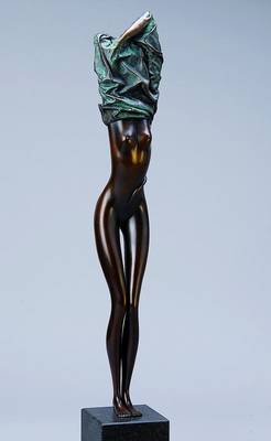 Bruni, Bruno, geb. 1935 Gradara/Italien, Zopf der Aphrodite, Bronzeskulptur, sign. und num. 100/1000, Steinsockel, Gesamth. ca. 71cm