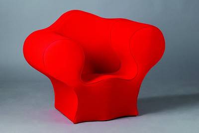 Kleiner Sessel/Soft Little Easy von Moro, Entwurf Ron Arad, Stahlgestell mit feuerhemm endem kaltgeschäumten Schaumstoff, rot bezogen, Gebr.-Sp., ...