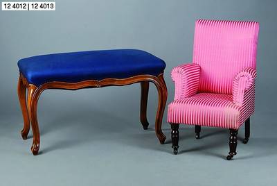 Kindersessel, um 1880-90, Eiche, Polsterung und Bezug erneuert, H. ca. 70cm, Sitzhöhe ca. 30cm, Gebr.-spuren