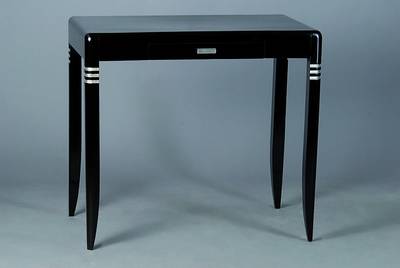 Damenschreibtisch. Art-Deco, um 1930, schwarz gefasst, Zierleisten teils silberfarben, st. Gebr.-Sp., ca. 73x79x50 cm