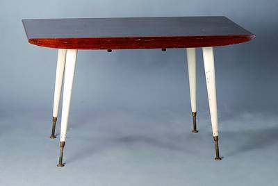 Designer Tisch, 50/60er Jahre, K & G Möbel Nr. 120, Alterssch., Platte fleckig, ca. 69x120x67 cm