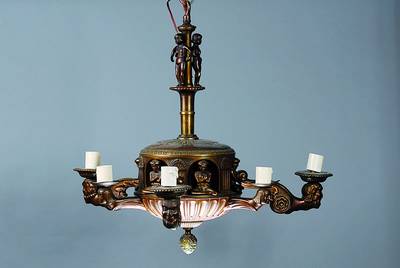 Deckenlampe, deutsch, um 1910/15, Messing patiniert, 6 Brennstellen, Akanthusblatt u. Rosetten bzw. Abschlüsse mit Maskeron, Tropfschalen mit ...