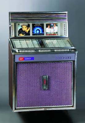 Musikbox, Rock-OLA MFG Corp, 1960, USA, Serial number 330615, modell nr. 432, nicht funktionsfähig, Überholung notwendig, ca . 134x86x63 cm