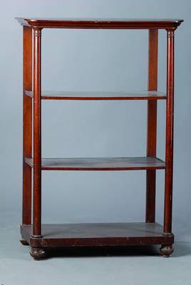 Regal, deutsch, um 1810/20, Mahagoni, 4 Etagen, abgerundete Ecken, Alterssch., 1 Zierleiste fehlt, ca. 102x67x41 cm