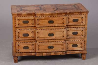 Modellkommode, Südwestdeutschland/Mainz/ Neustadt, um 1770-80, reiner Klassizismus, im sog. Louis Seize Stil, 3-schübig, Mittelteil Risalit, ...