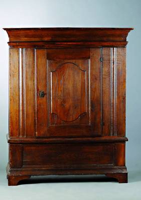 Eintüriger Schrank, Hessen, Ende 18. Jh., Eiche, Tür kassettiert, bäuerl. Möbel, Leisten teils sek., Rücken sek. vernagelt, nicht zerlegbar, ...