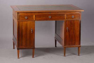 Schreibtisch, Frankreich, um 1900, Palisander, qualitätvolle Arbeit, sehr schönes Furnierbild, 2-türig, 3-schübig, Platte m. grüner ...