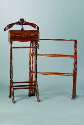 Diener u. Handtuchhalter, England, 20. Jh., Mahagoni, Diener 2-schübig, reich gedrechselteBeine, Handtuchhalter reich gedrechselt, st. Gebr.-Sp., ...