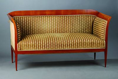 Biedermeiersofa, um 1820, Kirschbaumfurnier, Polsterung und Bezug alt belassen, st. Gebr. -Sp., ca. 88x158x65 cm, Sh. 49 cm
