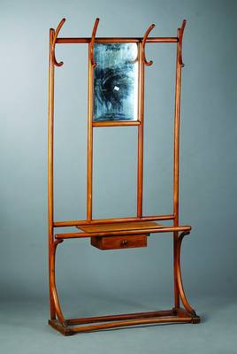 Jugendstilgarderobe, deutsch, um 1900, Buche 1-schübig, vielfach versprosst, 4 Kleiderhaken, mittig verspiegelt, teils blinde Stellen, alt belassen, ...
