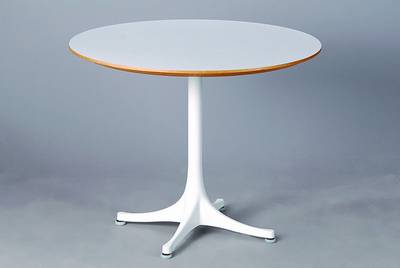 Beistelltisch, George Nelson, Vitra by Herman Miller, Hartholz weiß gefasst, Stahlrohr, Inventargegenstand aus dem Bestand des Deutschen ...