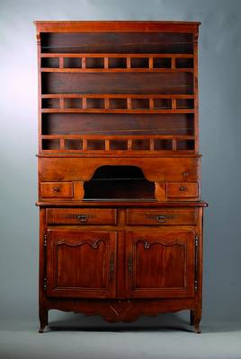 Tellerschrank, Elaß/Lothringen, um 1860, Teile erneuert, Unterteil 2-türig, 2-schübig, Aufsatz 2 kl. Schubladen, Tellerablage, Alterssch., ca. ...