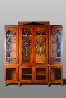 Büchervitrine, deutsch, um 1900, nach George Hepplewhite, Mahagoni, Unterteil 4 -türig verglast, Oberteil 4-türig verglast undm. feiner ...