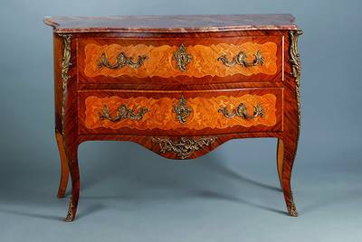 Kommode, Frankreich, nach dem Vorbild v. 17050/60, hier um 1900, Korpus Eiche, Front und Seiten reich floral intarsiert mit Nußbaum, Teak, Rosen und ...