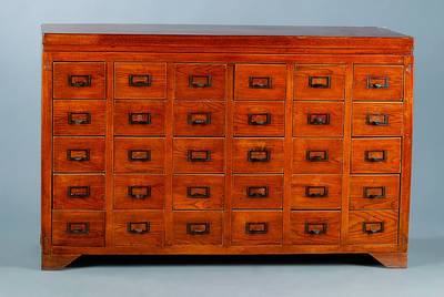 Archivschrank, um 1900, Ulme massiv, 30 Schubladen, st. Gebr.-Sp., ca. 73x114x49 cm