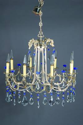 Kristallüster, Spanien, um 1925-35, Weissbronze mit einer Fülle mundgeblasener optisch u. handgeschliffenen Kristallelementen in verschiedenen ...