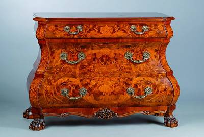 Kommode, holländischer Barockstil, Italien 70er Jahre, Nußbaumfurnier, reiche florale Intarsien, Rosenholz, Ahornholz, 3-schübig, allseitig ...