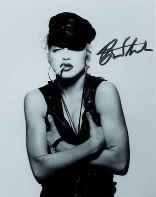 Steven Meisel, geb. 1954 New York, Madonna, s/w Fotografie, handsigniert, Passepartout, unter Glas gerahmt, ca. 23,5x18,3 cm