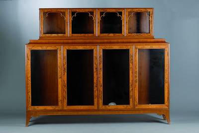 Vitrinenschrank, 30er Jahre, Nußbaum/Wurzelnußfurnier, gespiegelt verlegt, 8-türig verglast, 2-teilig, st. Gebr.-Sp., ca. 164x198x39 cm