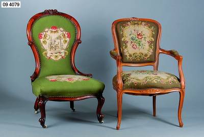 Sessel, England, um 1860, Bezug partiell Petit Point, Nußbaum, geschweift, Volutenschnitzerei, Nagelverzierung, ca. 93x58x56 cm, Sh. 38 cm