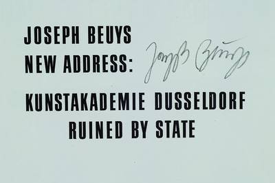 Joseph Beuys, 1921-1996, Farboffset, Multiple, handsigniert, ca. 15x10.5, Rahmen