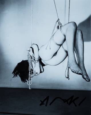 Nobuyoshi Araki, geb. 1940, Fetisch- Fotografie, handsigniert, ca. 25x20 cm, Rahmen