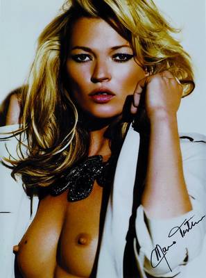 Mario Testino, geb. 1954, Fotografie Kate Moss, handsigniert, ca. 28x20 cm, unter Glas, Rahmen