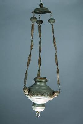 Kirchenlampe "Ewiges Licht", deutsch, um 1770-1810, Zinn, Korpus in sich neunfach geschweift u. gerillt, Aufhängung ebenfalls Zinn mit ...