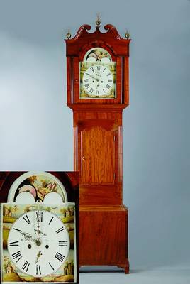 Standuhr, England um 1840, Holzgehäuse mit Bandintarsien, Messingbekrönungen sek., bemaltes Bogenzifferblatt mit Mondphase/u. Datumsanzeige ...