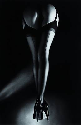 Wolfgang Eichler, geb. 1954, Zwei Aktfotografien, je rückseitig handsigniert, Auflage: Fetischszene 100/100, Akt von hinten 60/100, je 46x30 cm