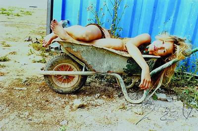 Jürgen Teller, geb. 1964 Erlangen, Farbfotografie, Kate Moss, handsigniert, ca. 20.2x30 cm