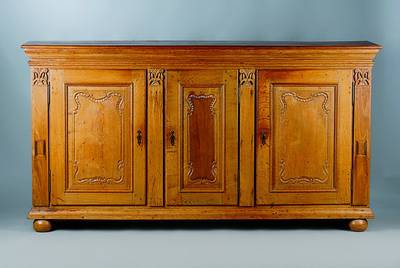 Sideboard, bergisches Möbel, 1870/80, Eiche,3-türig, lt. Einlieferer 8000.- DM, ca. 109x207x48 cm