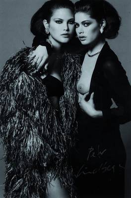 Peter Lindbergh, geb. 1944, s/w Fotografie, handsigniert, ca. 28.5x19 cm, unter Glas gerahmt