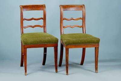 6 Stühle, deutsch, um 1840-50, Nußbaum massiv, ca. 88x50x45cm, Sitzh. ca. 50cm