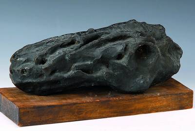 Michael Croissant, 1928-2002, "Pferdekopf I", massive Bronzeskulptur, auf Holzplinthe montiert, aus 1962, Unikat, signiert MC, auf ...