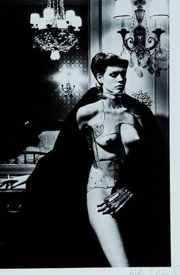 Helmut Newton, 1920 Berlin - 2004 Los Angeles, rückseitig bezeichnet Jane Kirby, Arenne Kleiber, Paris, 1977, auf der der Vorderseite mit Bleistift ...