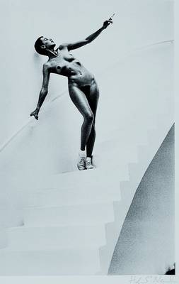 Helmut Newton, 1920-2004, Akt, aus der Collection von 254 Fotos, gedruckt bei Rappaport Printing Co. New York 1977, ca. 35x23 cm, rechts unten ...