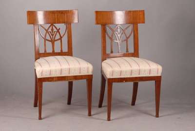 6 Stühle, deutsch, um 1810-20, Biedermeier, Mahagonifurnier, H. ca. 86cm, SH. ca. 46cm Bezug zu erneuern, kleine Furnierabplatzungen , Überholung ...