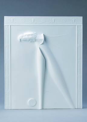 Paul Wunderlich, 1927-2010, Jahresobjekt in Porzellan für Rosenthal, 1985, "Horus", 522/1000, 40.5 x 35 cm