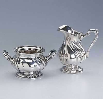 Sahnekännchen und Zuckerschale, 800er Silber, deutsch, Gebr. Deyhle/Schwäbisch Gmünd, bauchige Form, im Barockstil, Sahnekännchen H.ca. 10 cm, ...