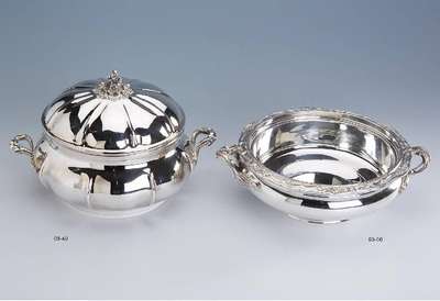 Deckelschüssel, 800er Silber, Italien, bauchige Form, Deckelbekrönung mit halb- plastischen Rocaillen und Blüten, 2 Griffe, bez. Goretta, ...