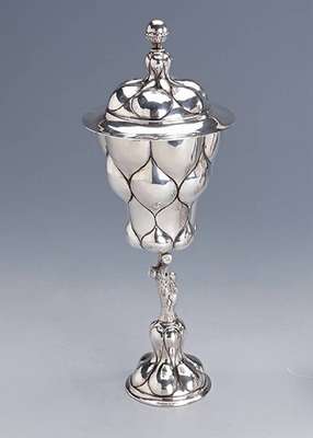 Sogn. Ananaspokal, 800er Silber, innenverg., Hanau um 1900, Schleissner, Mittelteil in Form eines stilisierten Astes, H. ca. 26 cm, ca. 357 g