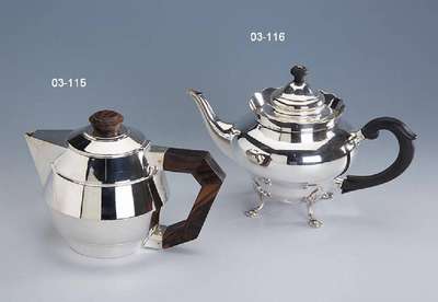 Art-Deco-Teekanne, Frankreich, Paris um 1920/30, Alpacca versilbert, Meister- marke Ravinet d'Enfert, Griff und Deckel- bekrönung Ebenholz, ...