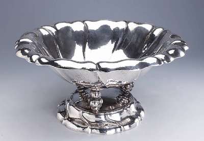 Obstschale, 925er Silber, Bremen um 1915/20, Hammerschlagverz., Treibarbeit, 9-fach gerippt, in sich leicht gedreht, mehrfach gelappt, geschweifter ...