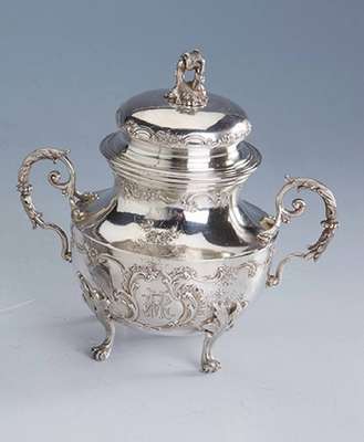 Zuckerdose, 950er Silber, Paris um 1900, Barockstil, Meistermarke CD mit Fuchs unged., innenvergoldet, auf 4 Füßen stehend, abstr.- floral ...