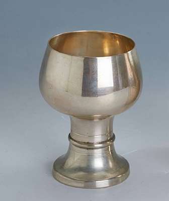 Becher, Italien, 1960er Jahre, 800er Silber, ca. 155 g, bauchige Form, Stand gerillt mitumlaufendem Grat, H. ca. 10.5 cm