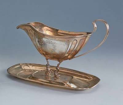 Sauciere, um 1930, 925er Silber, ca. 180 g, Barockstil, grav., Mittelteil in Form zweier Fische, Felderabteilung stiltyp. für 1760, Manufaktur CW ...