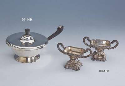 Deckelkasserolle, Kopenhagen 1934, 830er Silber, Wardeinmarke Siigsgard, Griff und Deckelbekrönung Holz, ca. 365 g, H ca. 16 cm, D ca. 15 cm, ca. ...